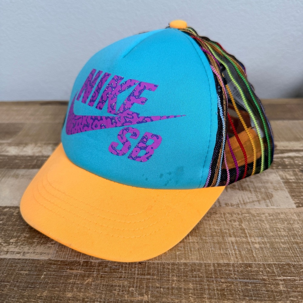 Nike SB Trucker Hat Kids Youth One Size Blue Orange Purple Striped Mesh Snapback